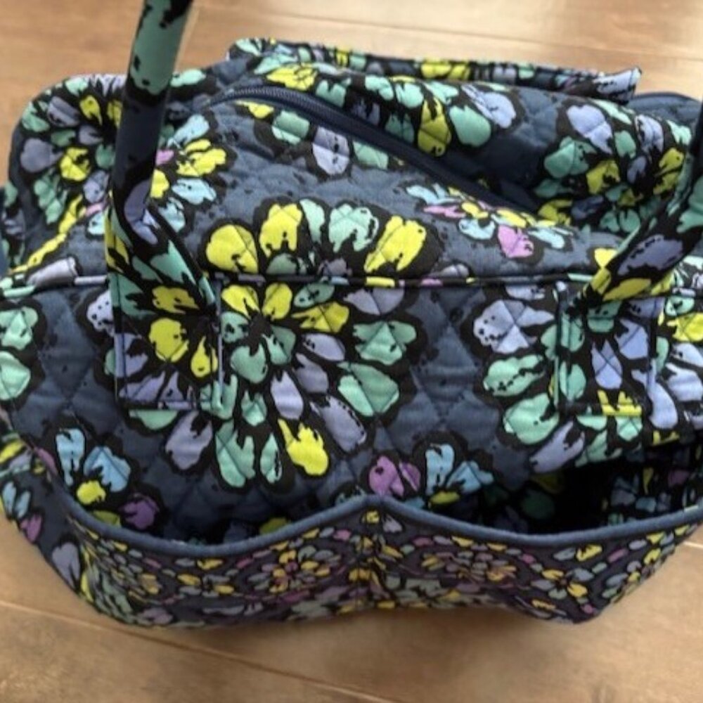 NWOT Vera Bradley Weekender Travel Bag Shoulder Strap Retired Indigo Pop - Picture 4 of 12